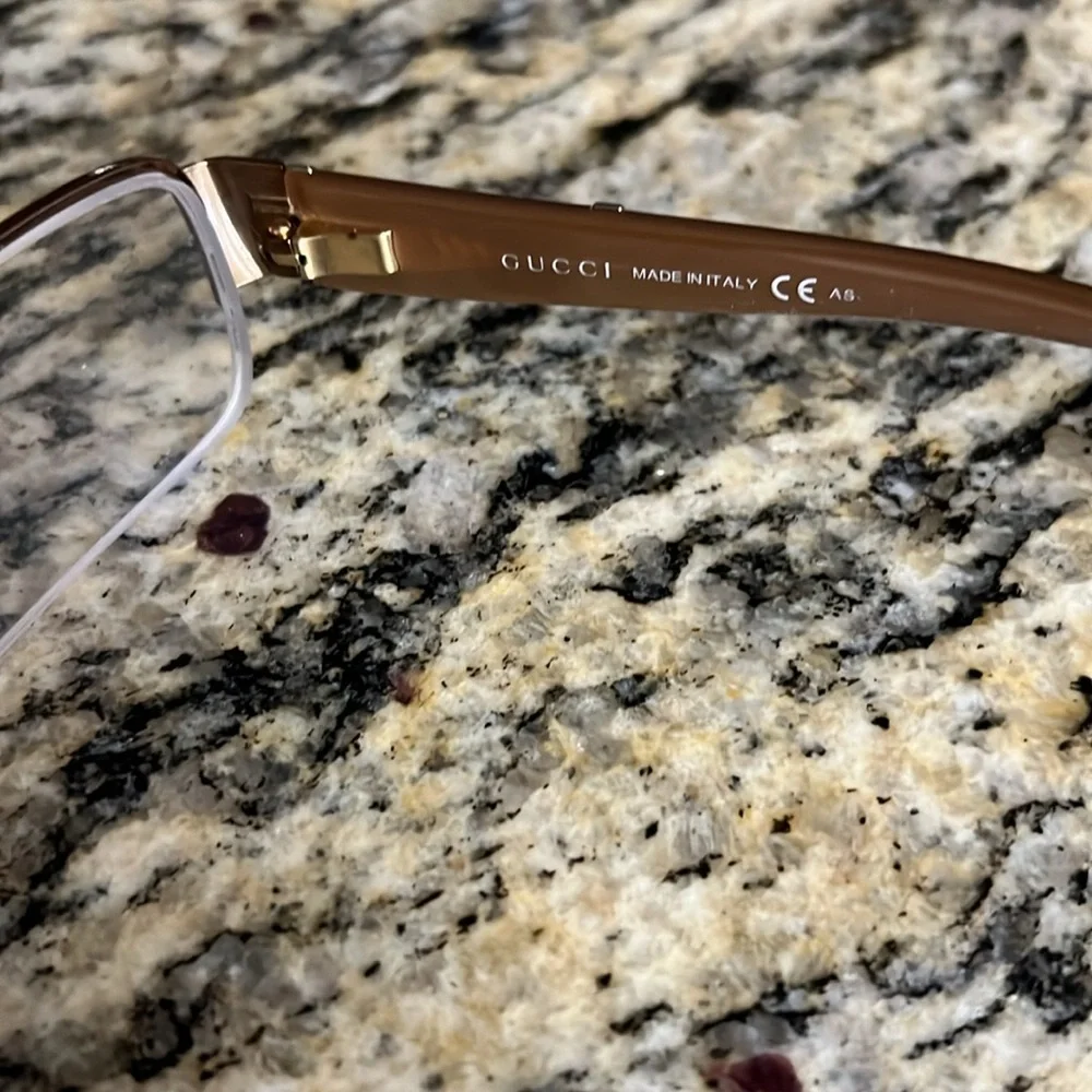 NEW Gucci eyeglasses with case - Picture 6 of 7